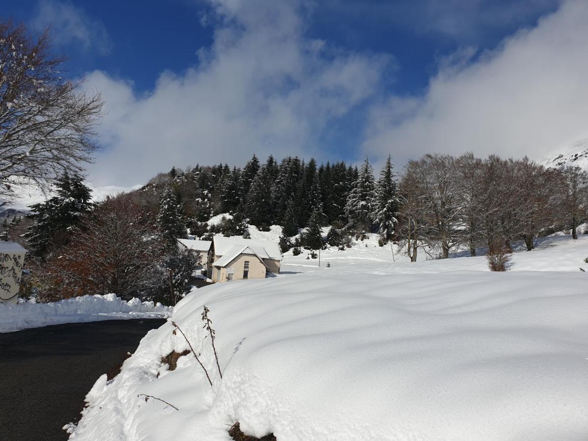 Peyranere Hostel Urdos Buitenkant foto